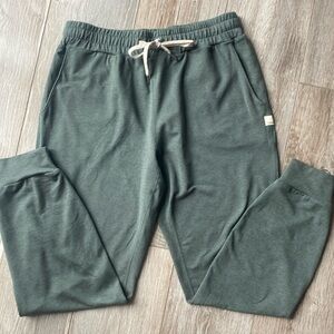NWOT Vuori performance joggers